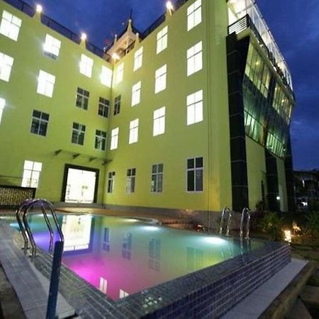 Luxer Deluxe Hotel Ngwesaung Exteriör bild